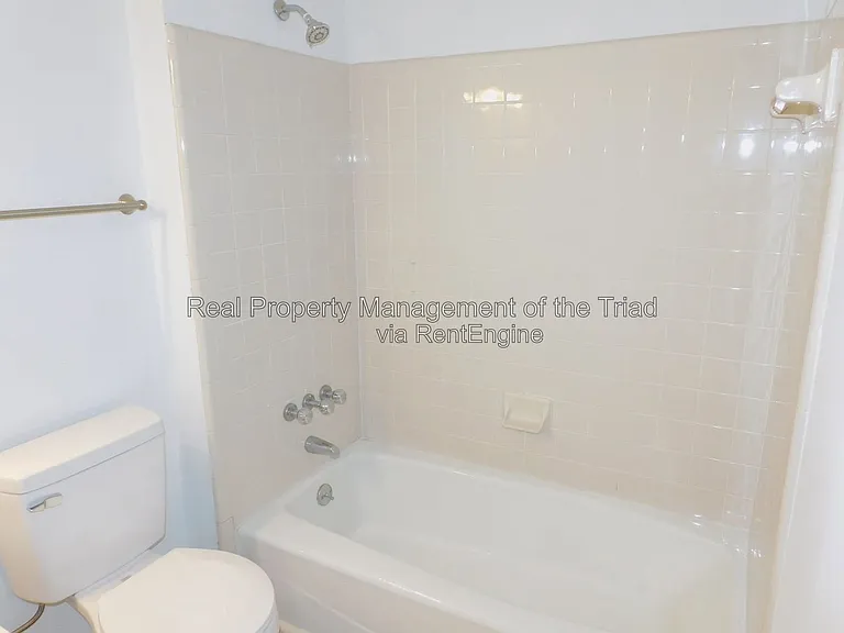 805 W McGee St #B — Photo 21