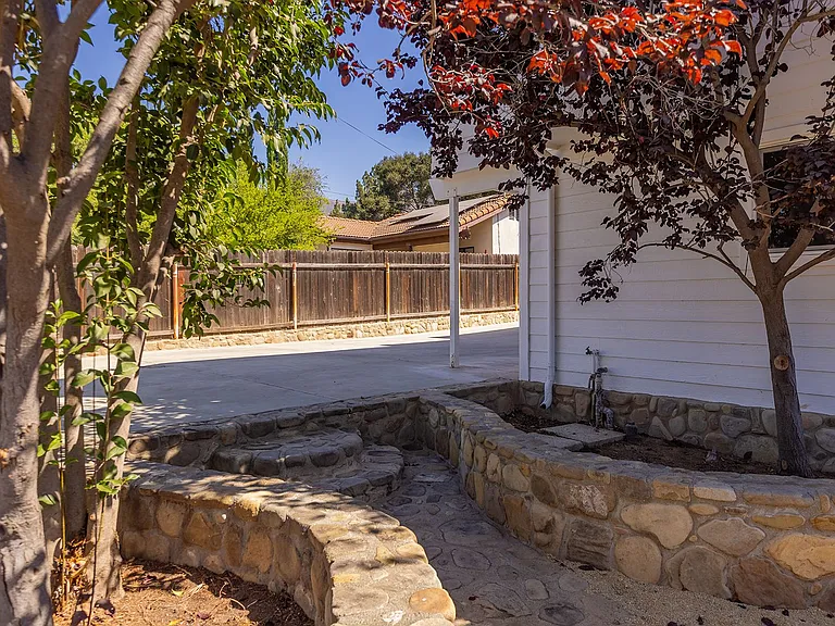 304 El Conejo Dr — Photo 26
