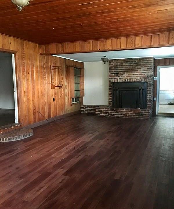2nd image of 607 E McCorkle Cir