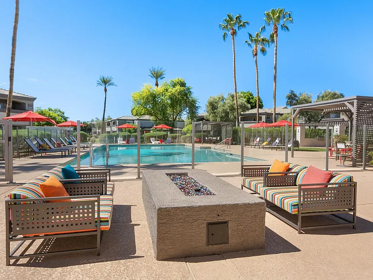 Luxe at Ocotillo — Photo 14