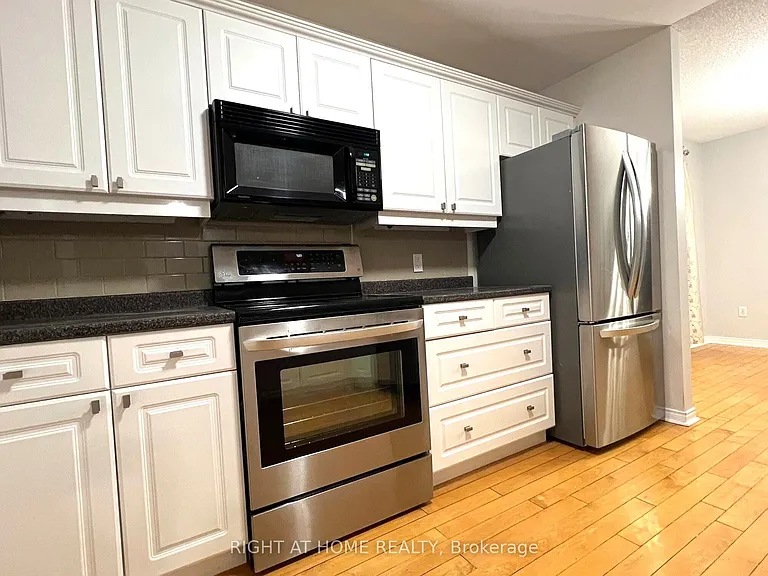 590 Arbour Cres — Photo 7