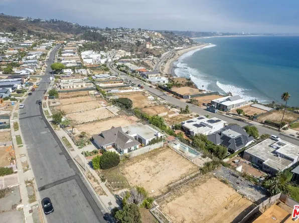 18414 Wakecrest Dr, Malibu, CA 90265