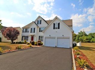 15 Rue Cezanne, Somerset, NJ 08873