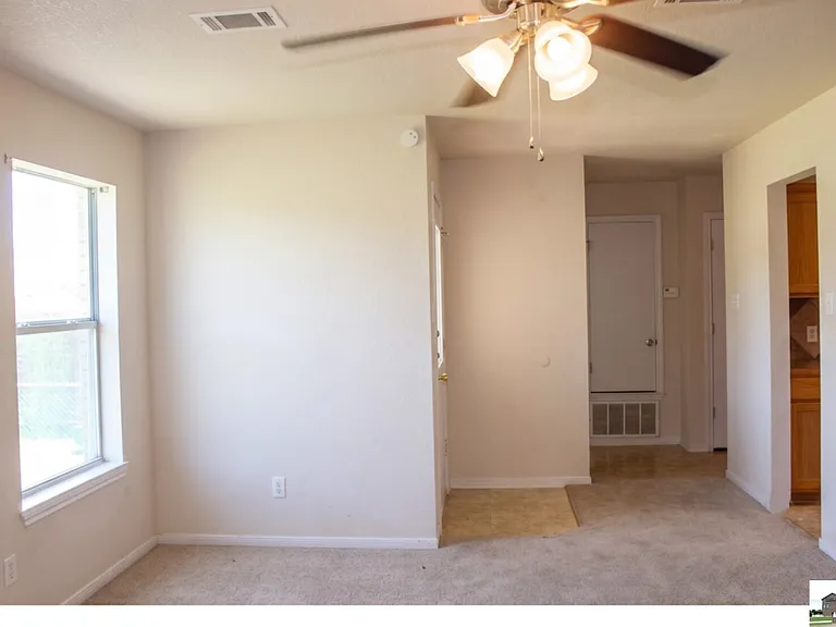 310 Janelle Dr #B — Photo 3