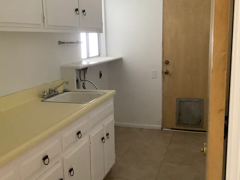 9130 Old Castle Rd — Photo 9