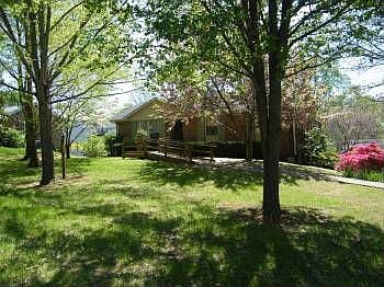 1st image of 353 Hampshire Dr