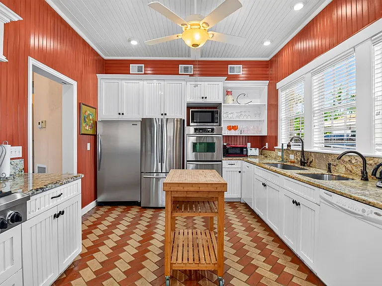 227 Foresteria Dr — Photo 30