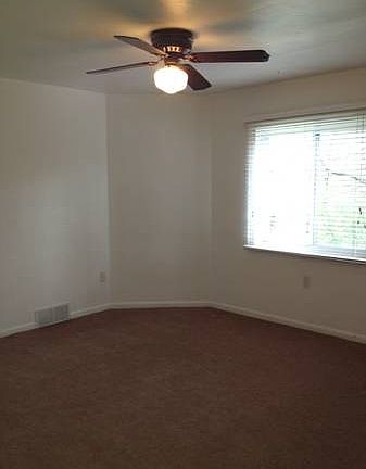 3rd image of 233 Marion St