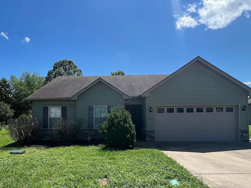 1125 Halverson Dr
