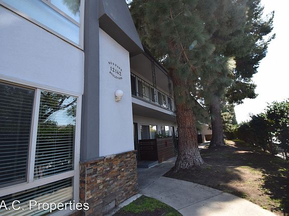 2nd image of 12142 Burbank Blvd #17446340