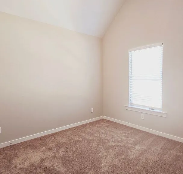 2122 Ellsworth Loop Rd — Photo 17