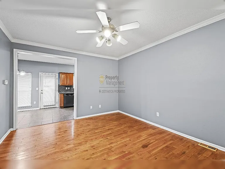8938 Boehm Dr — Photo 4