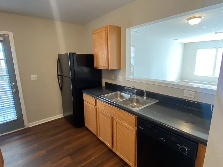 1218 Vistiana Dr — Photo 34