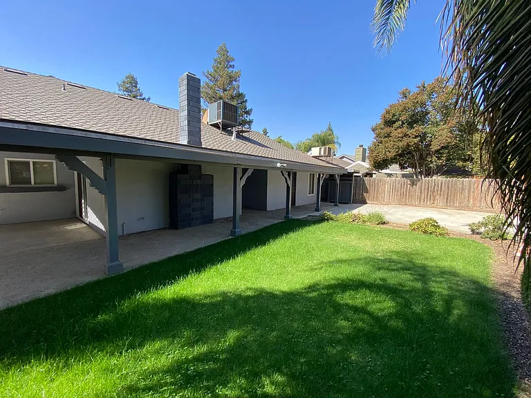 934 N Kent St — Photo 32