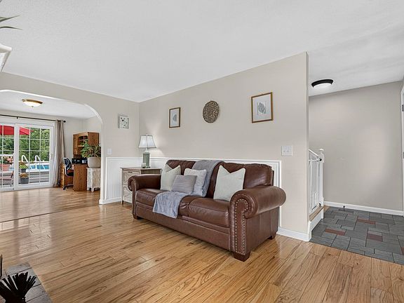 5th image of 284 Corning Road