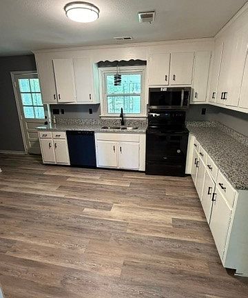 2nd image of 2597 Varney Rd