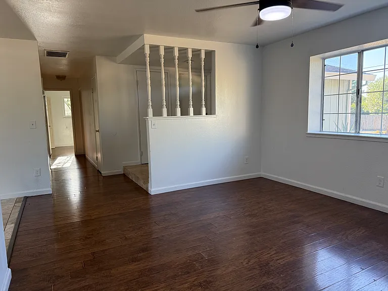 8918 Phoenix Ave — Photo 7