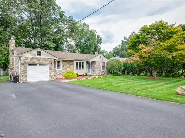 19 Marine Ter, Lake Hopatcong, NJ 07849