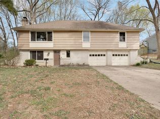 7201 Willow Ave, Raytown, MO 64133