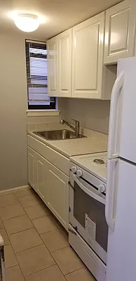Rented by Amorelli Realty | media 1