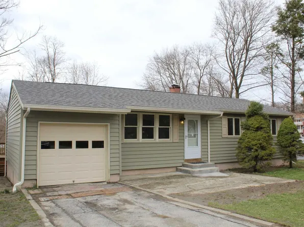 94 Osborne Hill Rd, Fishkill, NY 12524