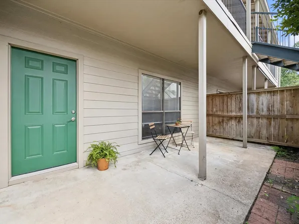 1100 Augusta Dr APT 25, Houston, TX 77057