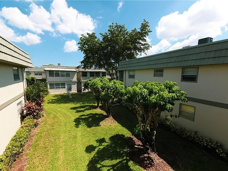 286 Monaco Way #F — Photo 18