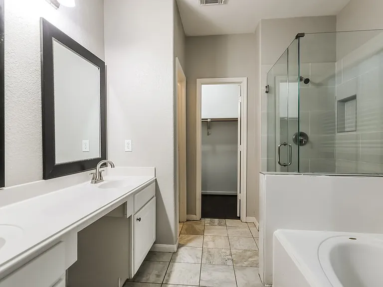 12927 Pine Woods St — Photo 12