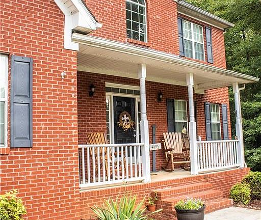 3rd image of 275 Huiet Dr