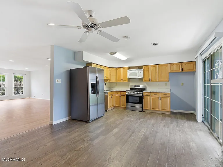 280 Fairfield Pl — Photo 9