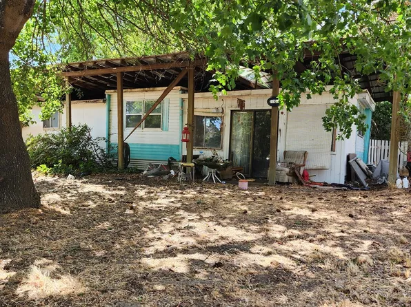 365 NW 4th St, Dufur, OR 97021