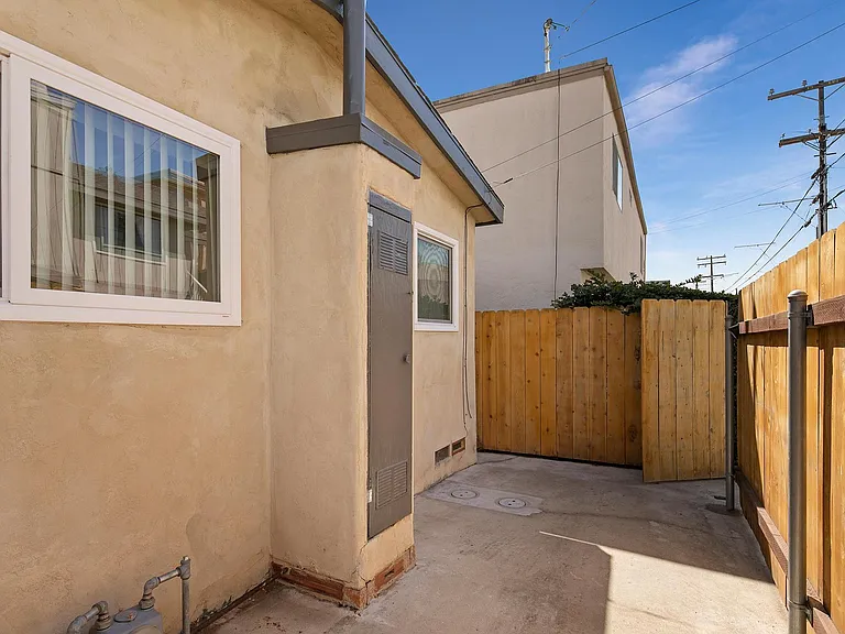 3970 Lamont St — Photo 26