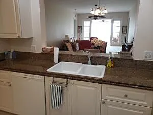 2 bed, 2.0 bath, 1989 sqft, $2,500 — Photo 3