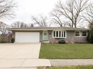 1515 Jewel Ave, St Charles, IL 60174