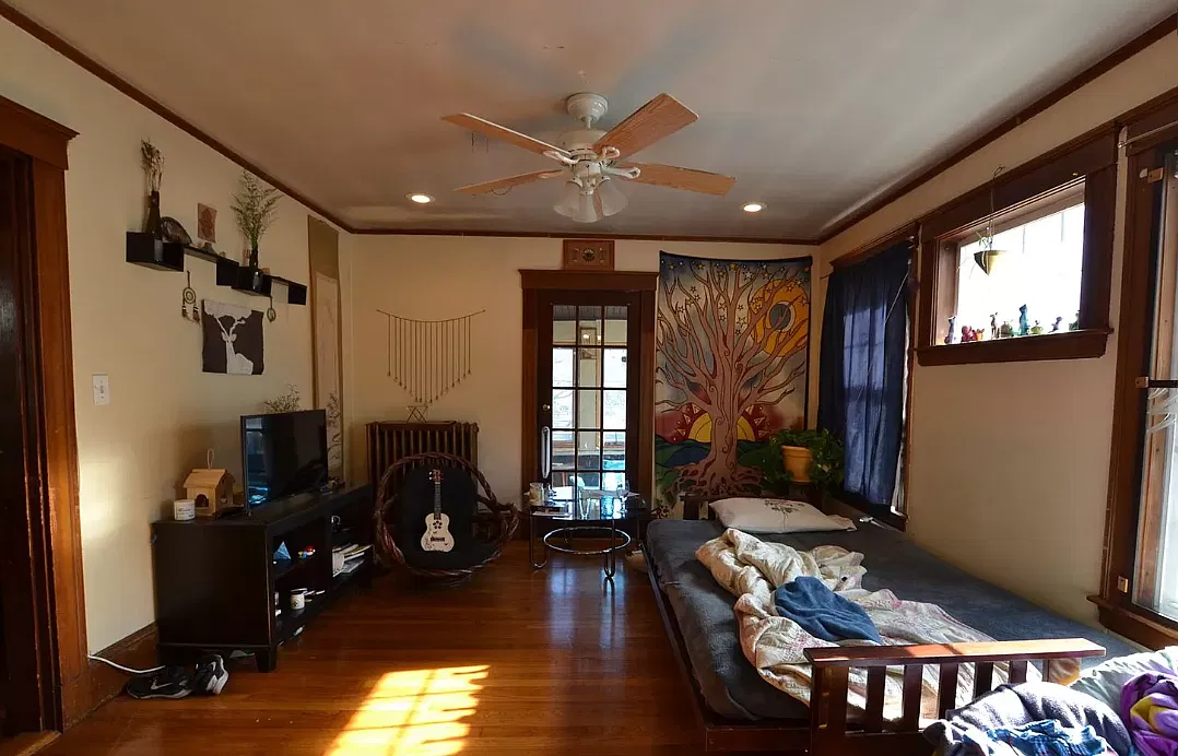 3 bed, 9999 sqft, $3,400 — Photo 4