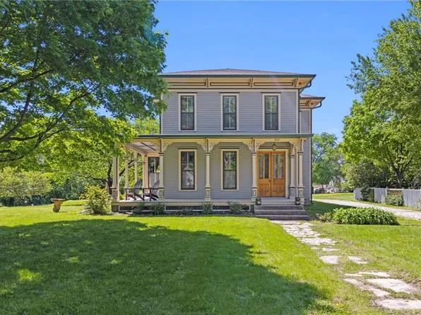 207 N 5th St, Lawrence, KS 66044