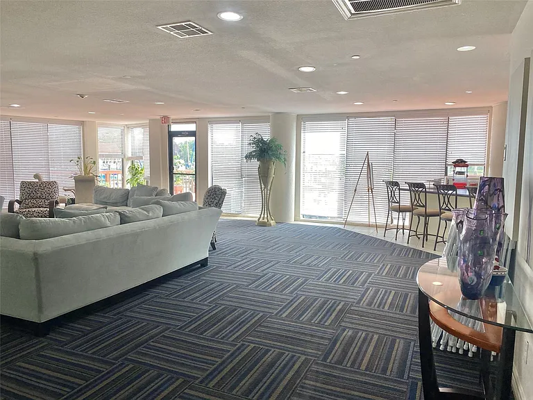 793 Davis Rd #111 — Photo 32