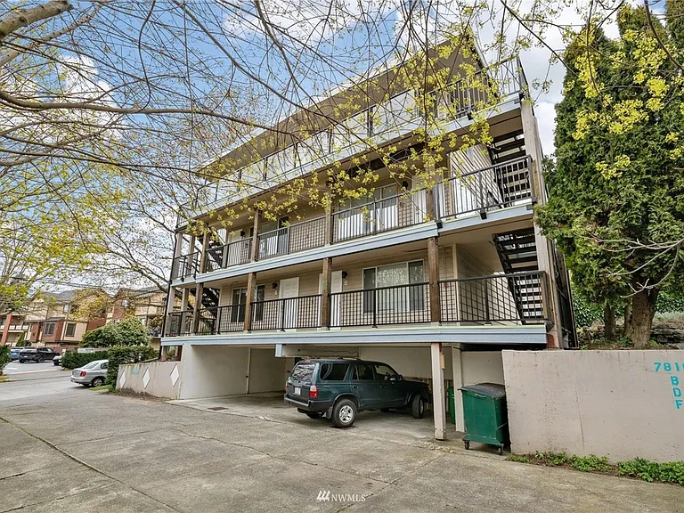 Stroud Apartments — Photo 2
