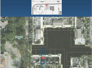 16427 Fox Den Ct, Miami Lakes, FL 33014