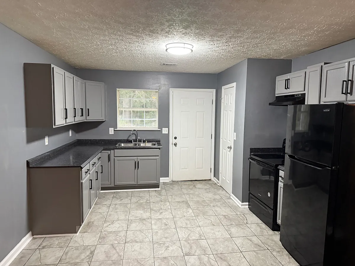 Building Photo - 6128 Green Acres Dr SW