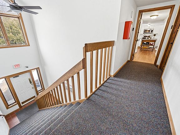 4th image of 3042 Cedar St #401