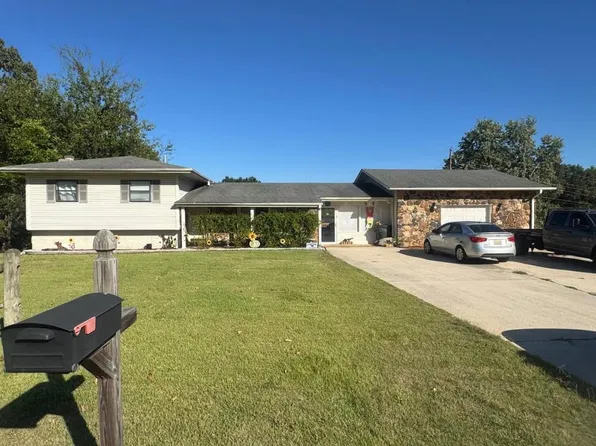 43 Lakeside Dr, Florence, AL 35630