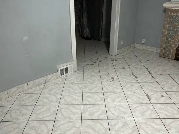 6902 Winthrop St #1, Detroit, MI 48228