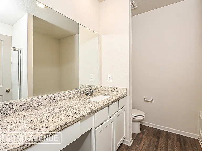 714 Woody Dr — Photo 12