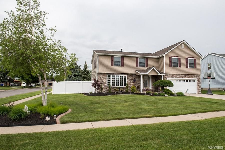 1st image of 75 Lisa Ann Ln