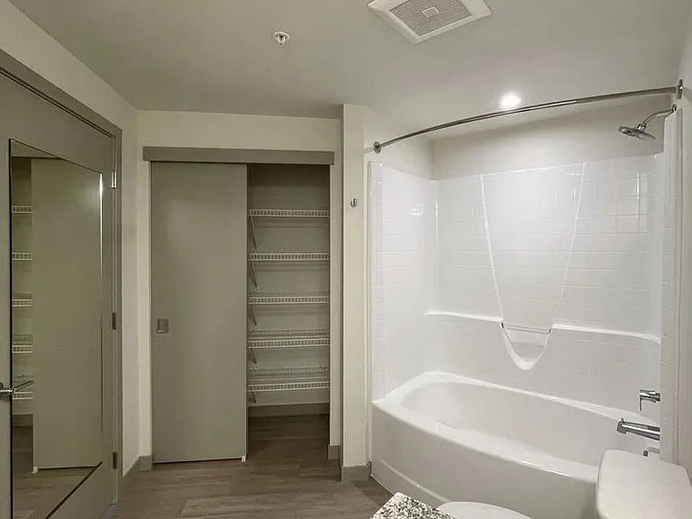 Lexington Apartments — Photo 56