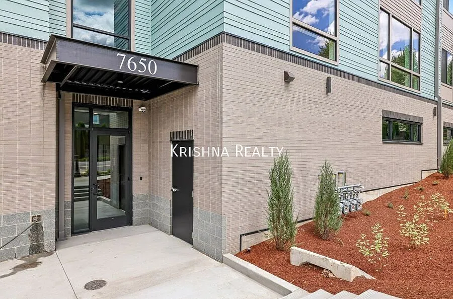 7650 NW 170th Ave #204