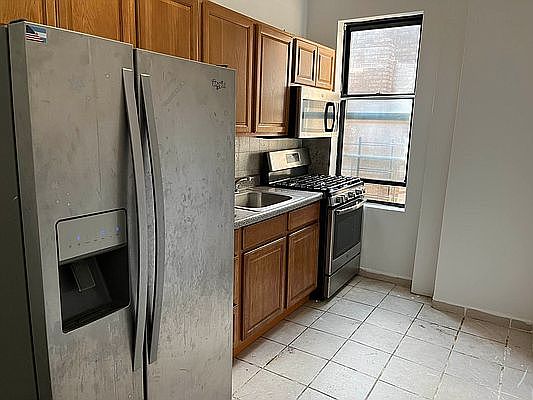2nd image of 50 Vermilyea Ave #53