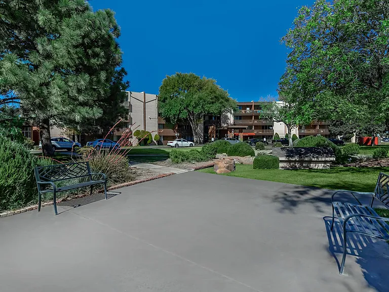 Villa Apartments — Photo 90