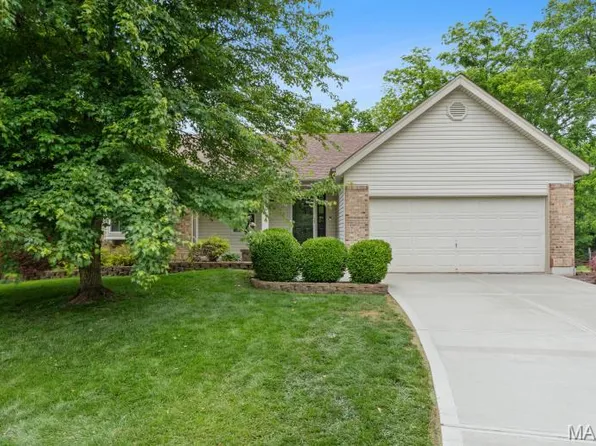 7140 Oak Stream Dr, O Fallon, MO 63368